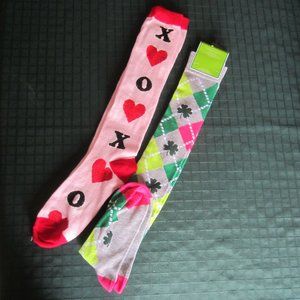 2 NEW PAIR WOMEN'S/GIRL'S SOCKS - Pink, hearts, sz. L - Argyle, clover, sz. 4-10
